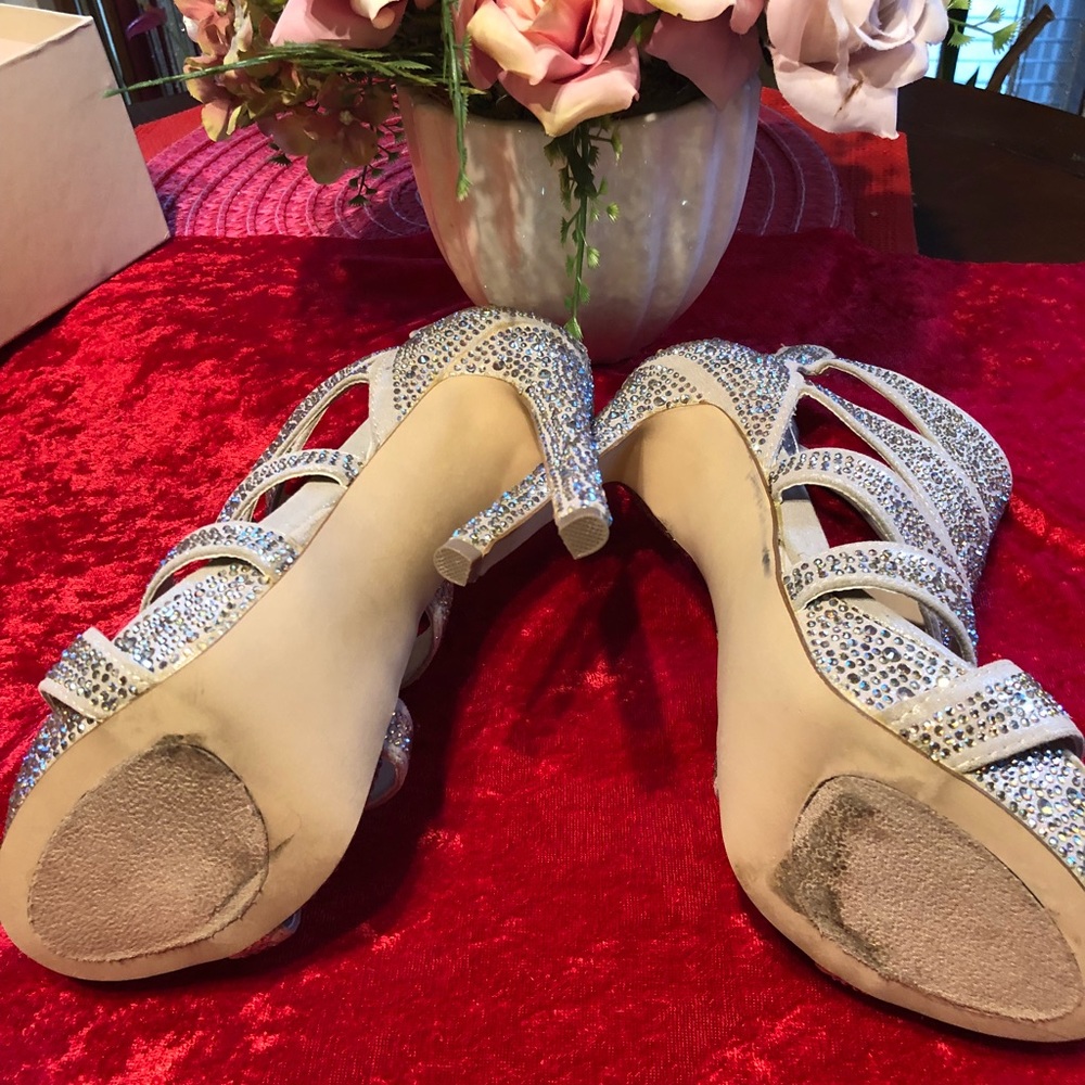Shoes - Picture 4 of 4